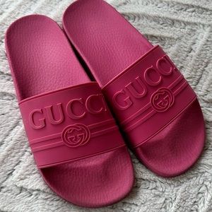 Gucci Womens 'Fuchsia' Logo Slide Sz EU 39 | US 9 SKU 525140 JCZ00 5516 Sandals